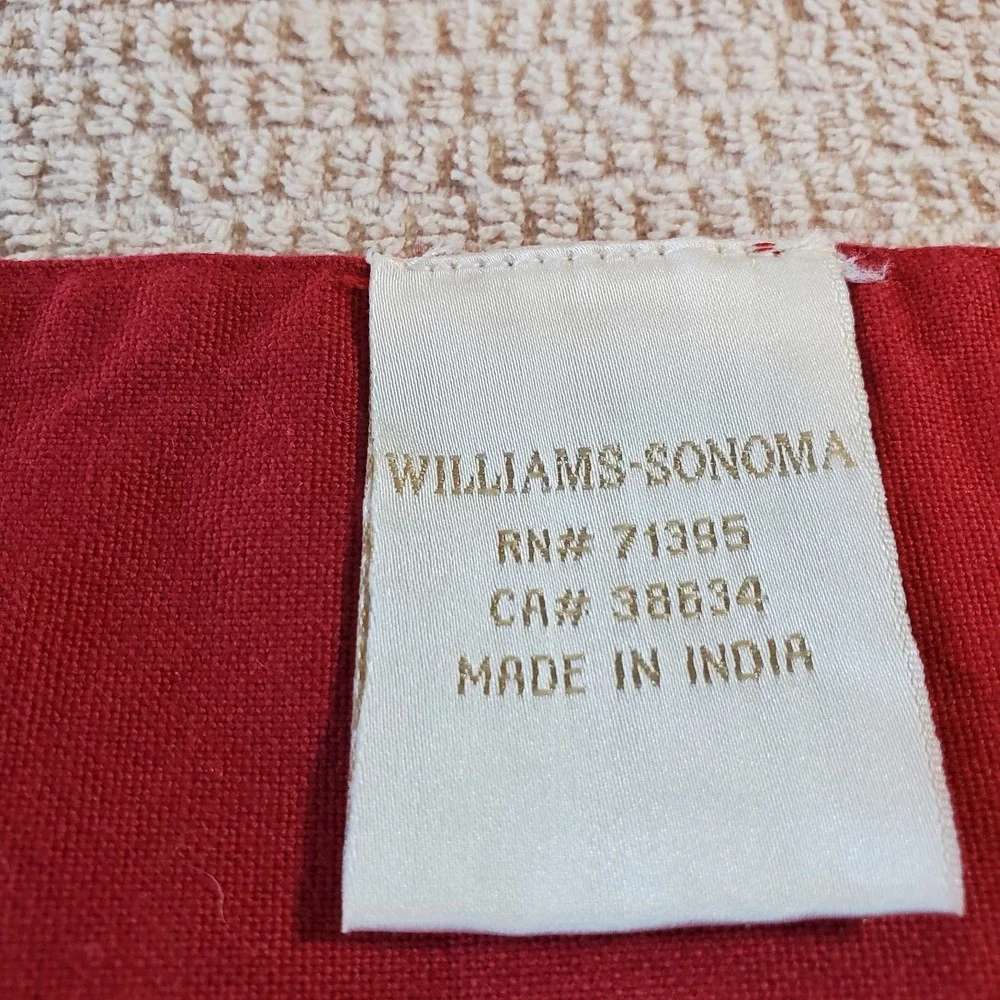 williams sonoma Set‎ Of 4 placemats & Matching 4 napkins Christmas Red RN71395